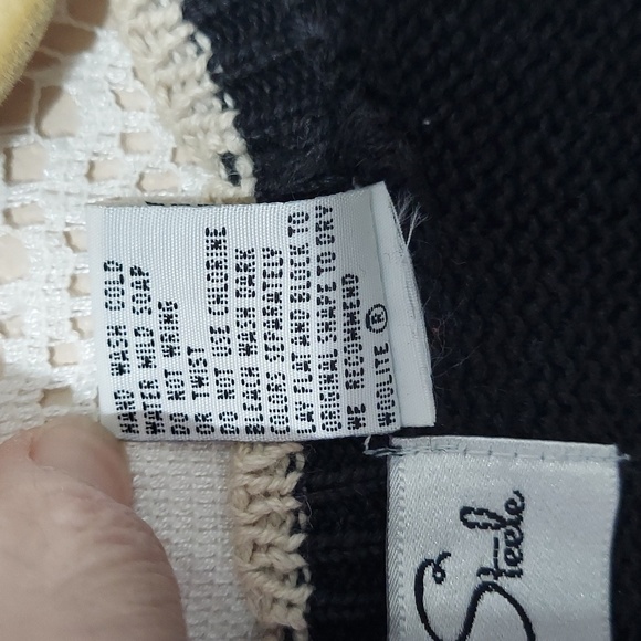 Joan steele size large knit sweater vest (InvW174) - Picture 3 of 7